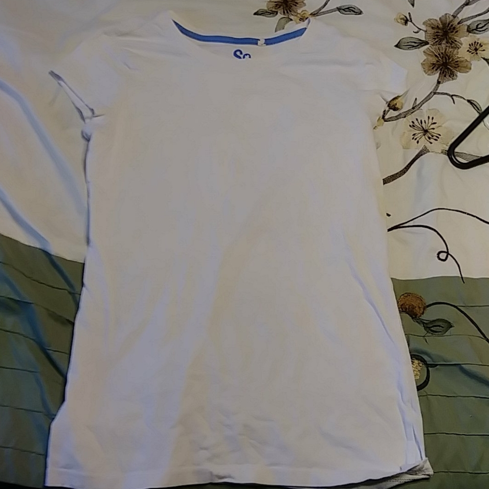 White t-shirt